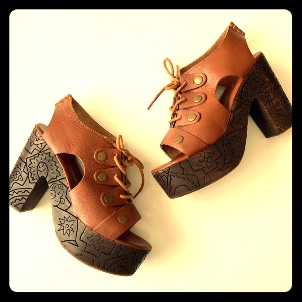 Free People Farrah Platform Clogs Size 8